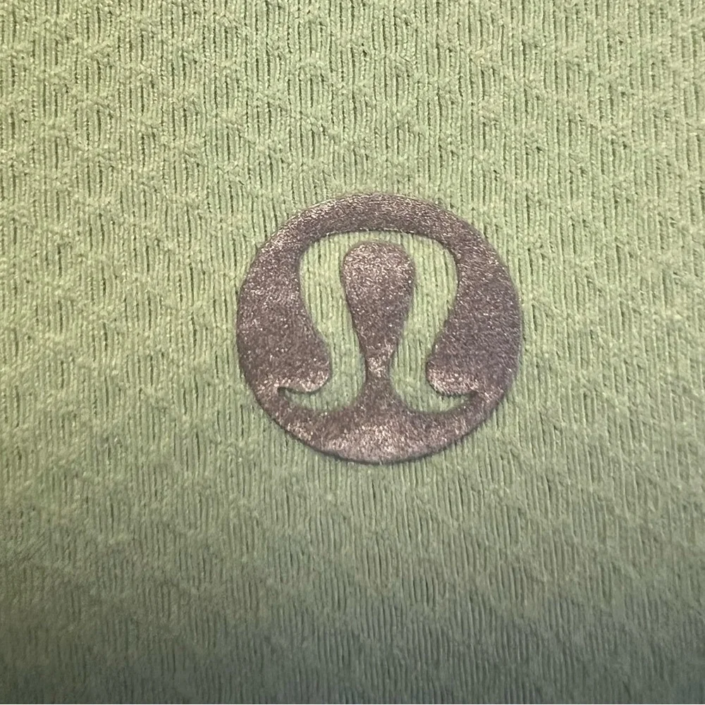 Lululemon EUC Muscle Love Long Sleeve Crop Top Size Women’s 12 Color Green